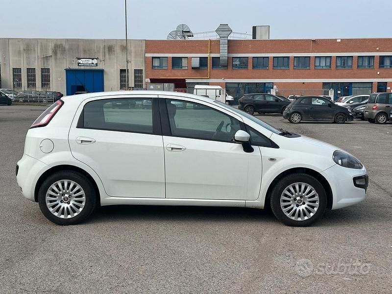 Usata Fiat Punto Evo S 69 CV (50 kW) 2011 Bianco Utilitaria