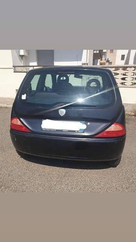 Usata Lancia Ypsilon 86 CV (63 kW) 2003 Nero Utilitaria