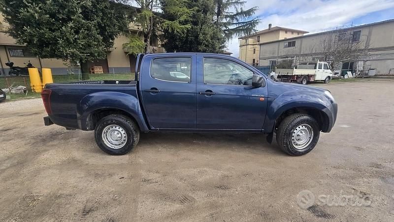 Usata Isuzu D-Max 163 CV (119 kW) 2014 Blu/azzurro SUV