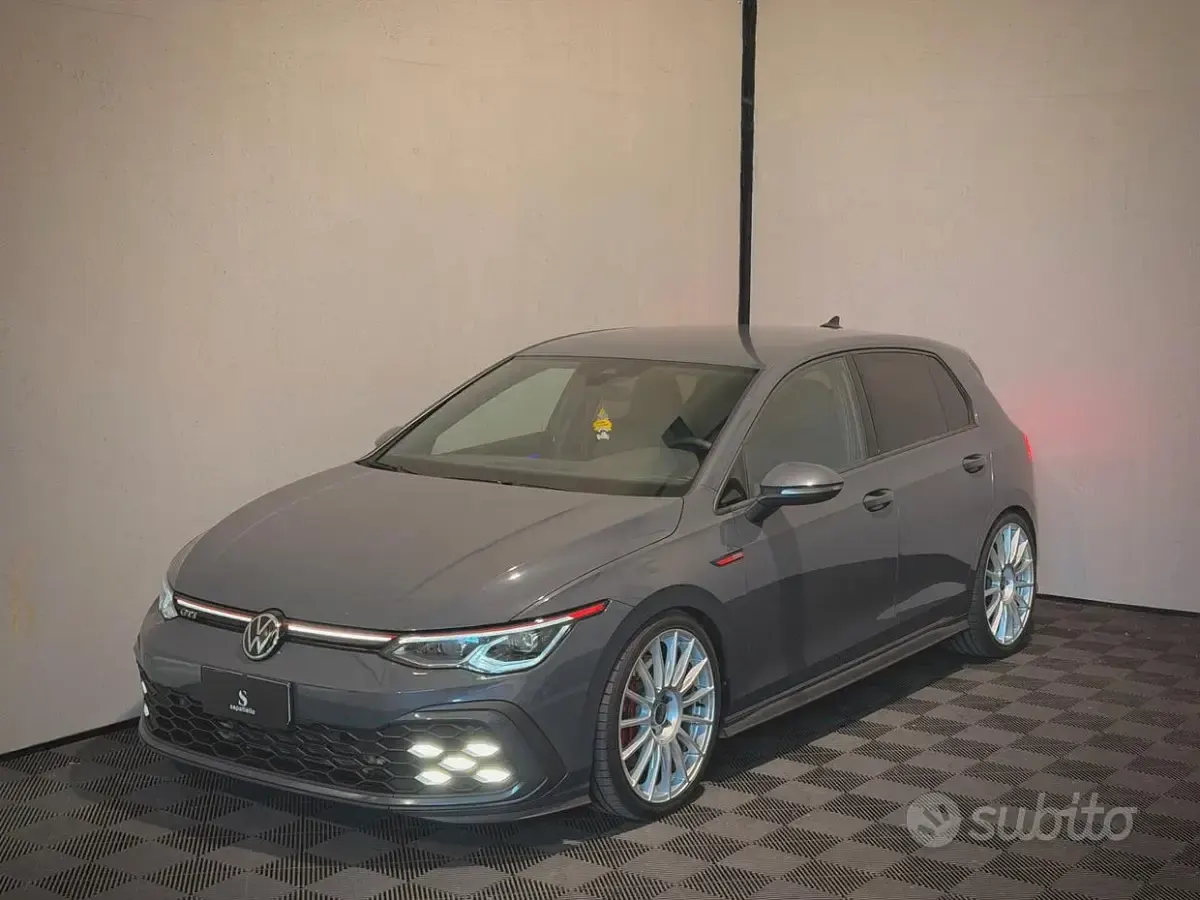 Usata VW Golf VIII GTI 245 CV (180 kW) 2021 Grigio Berlina