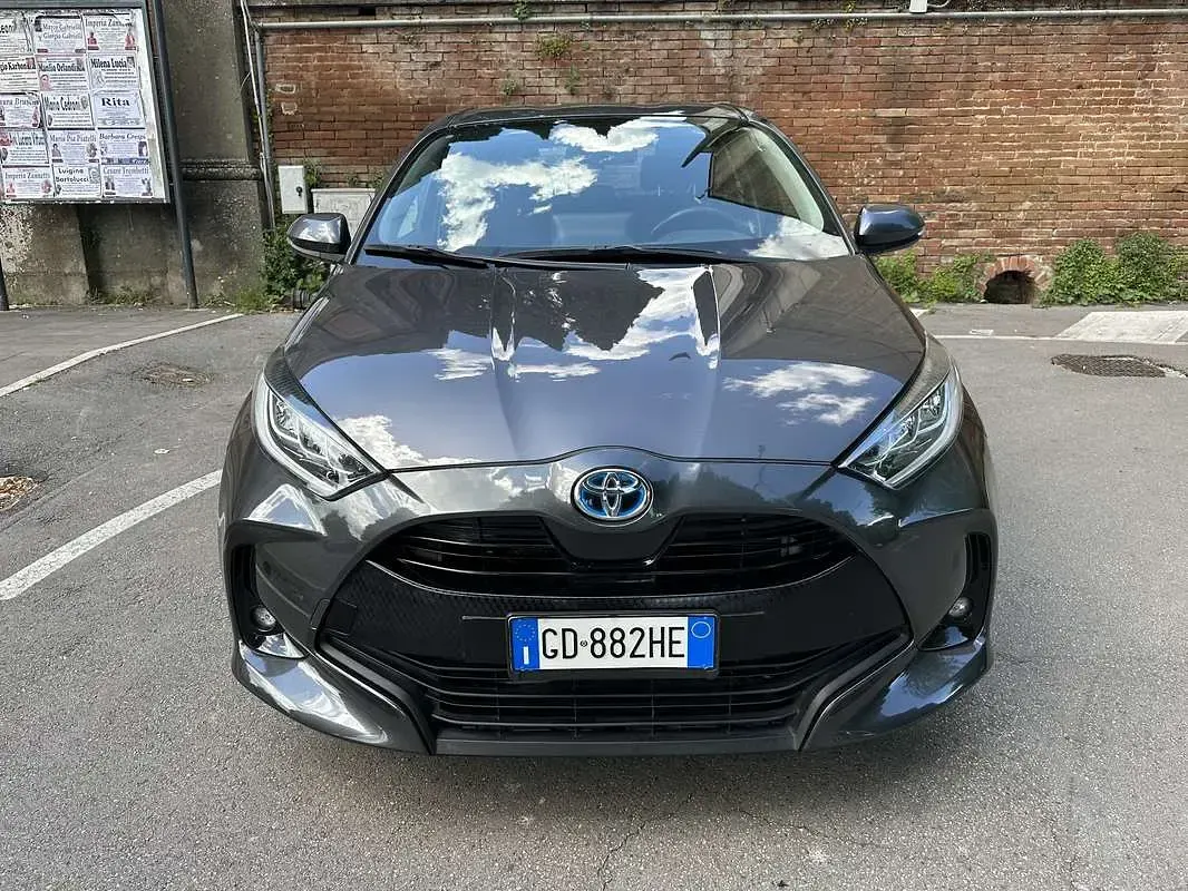 Usata Toyota Yaris Hybrid Trend 92 CV (67 kW) 2021 Berlina