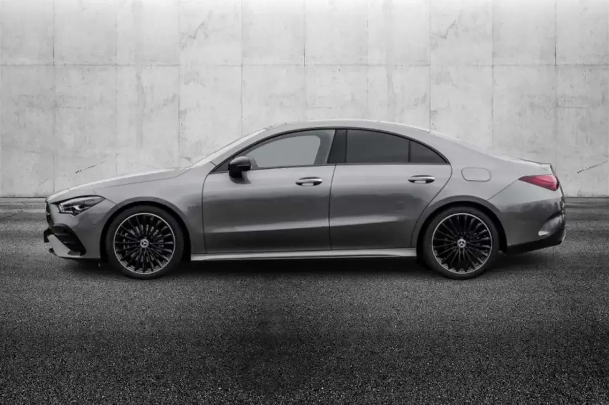 Usata Mercedes CLA200 Advanced Plus 163 CV (119 kW) 2025 Grigio Berlina