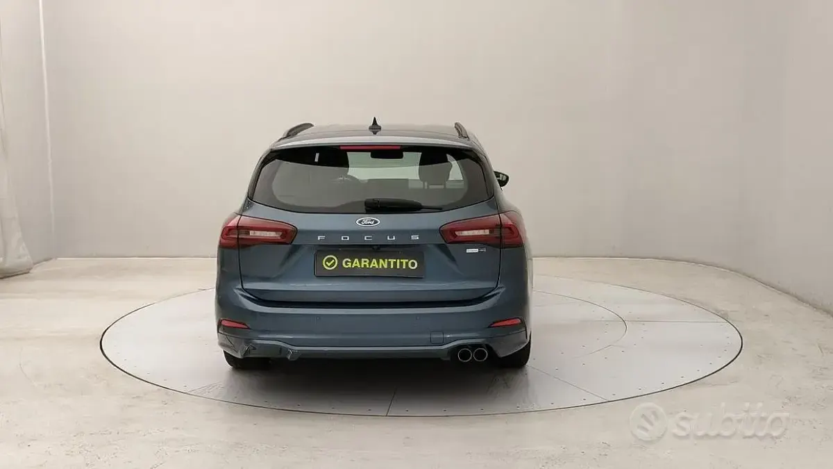 Begagnad Ford Focus ST-Line 125 HK (91 kW) 2023 Blå Kombi