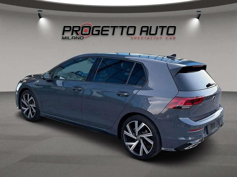 Usata VW Golf VIII R-line 131 CV (96 kW) 2024 Grigio Berlina