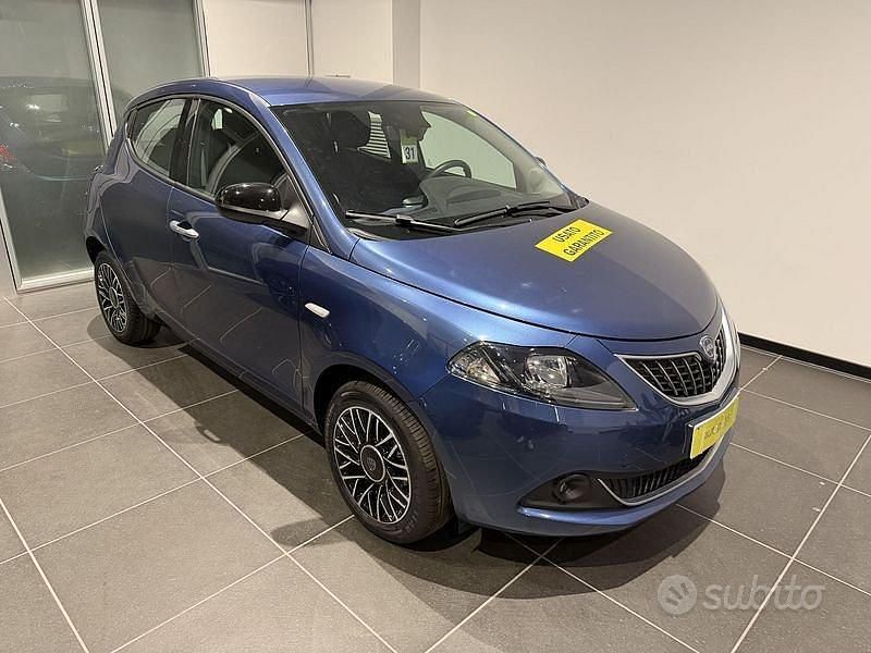 Usata Lancia Ypsilon S 69 CV (50 kW) 2024 Blu Utilitaria