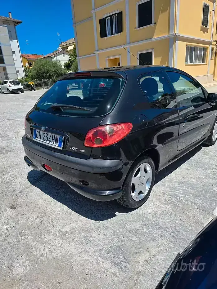 Usata Peugeot 206 68 CV (50 kW) 2004 Nero Utilitaria