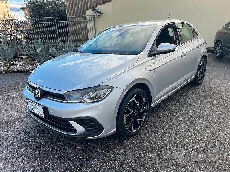 Usata VW Polo Life 80 CV (58 kW) 2023 Grigio Utilitaria