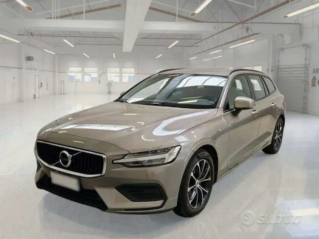 Usata Volvo V60 Business Edition 150 CV (110 kW) 2019 Beige Station wagon