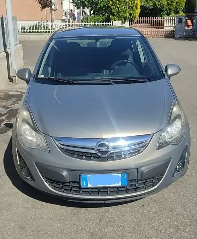 Usata Opel Corsa Edition 86 CV (63 kW) 2014 Grigio Utilitaria