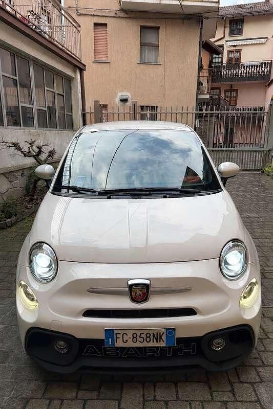 Usata Abarth 595 144 CV (105 kW) 2016 Utilitaria