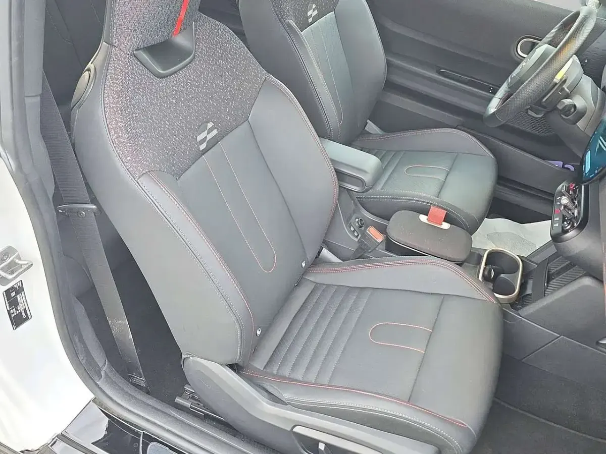 Usata Mini John Cooper Works 204 CV (150 kW) 2025 Nanuk white Utilitaria