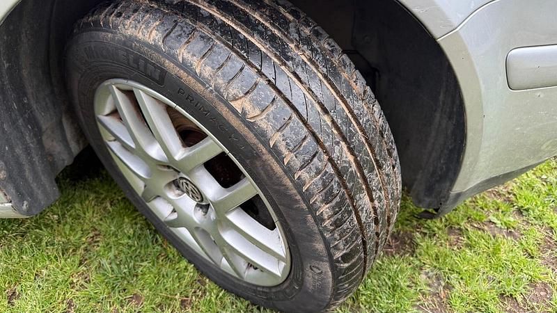 Usata VW Golf IV 2004 Grigio Berlina