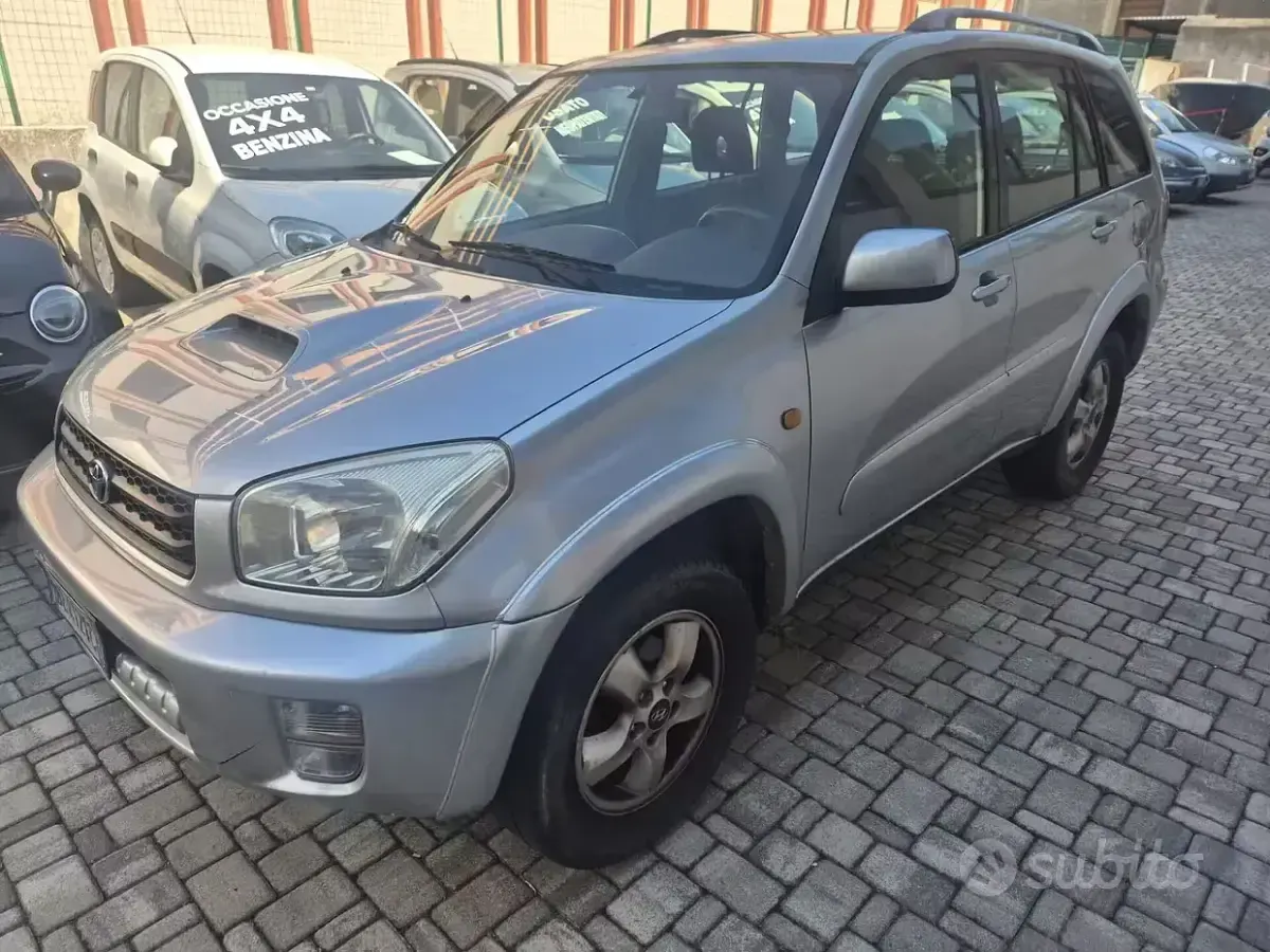 Usata Toyota RAV4 116 CV (85 kW) 2002 Grigio SUV