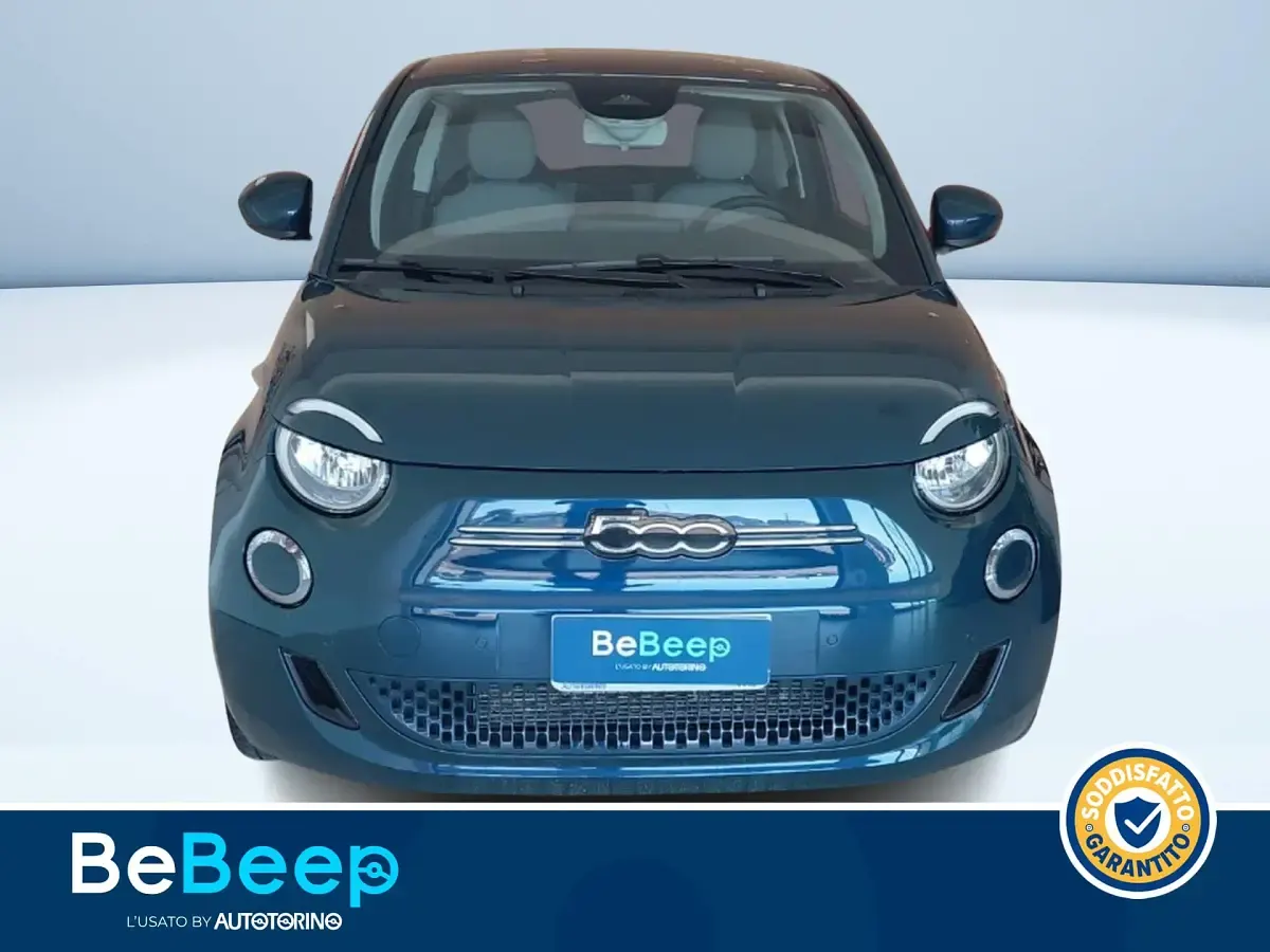 Usata Fiat 500e La Prima 86 kW (118 CV) 2022 Verde metallizzato Berlina