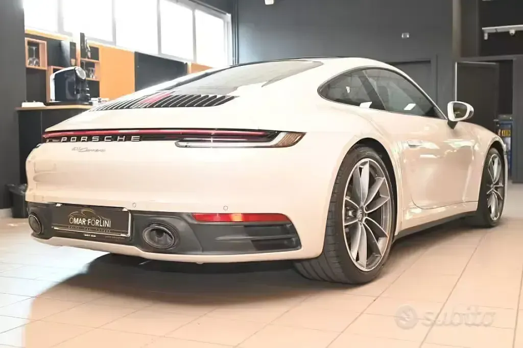 Usata Porsche 992 Chrono 385 CV (283 kW) 2022 Grigio Coupé