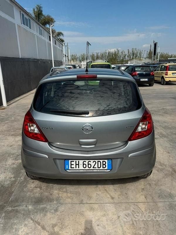 Occasion Opel Corsa Cosmo 75 ch (55 kW) 2011 Gris Citadine