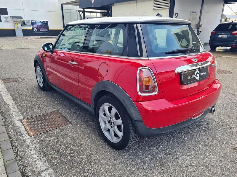 Usata Mini Cooper D 108 CV (79 kW) 2008 Rosso Utilitaria