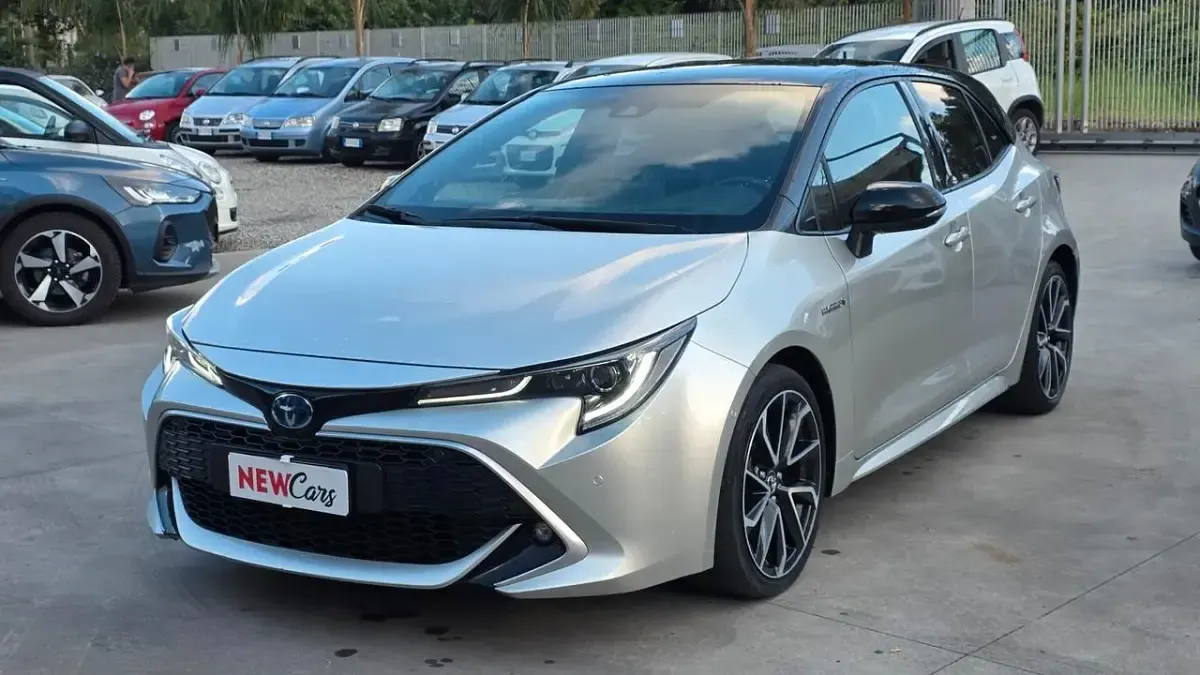 Usata Toyota Corolla Style 152 CV (111 kW) 2019 Argento Station wagon