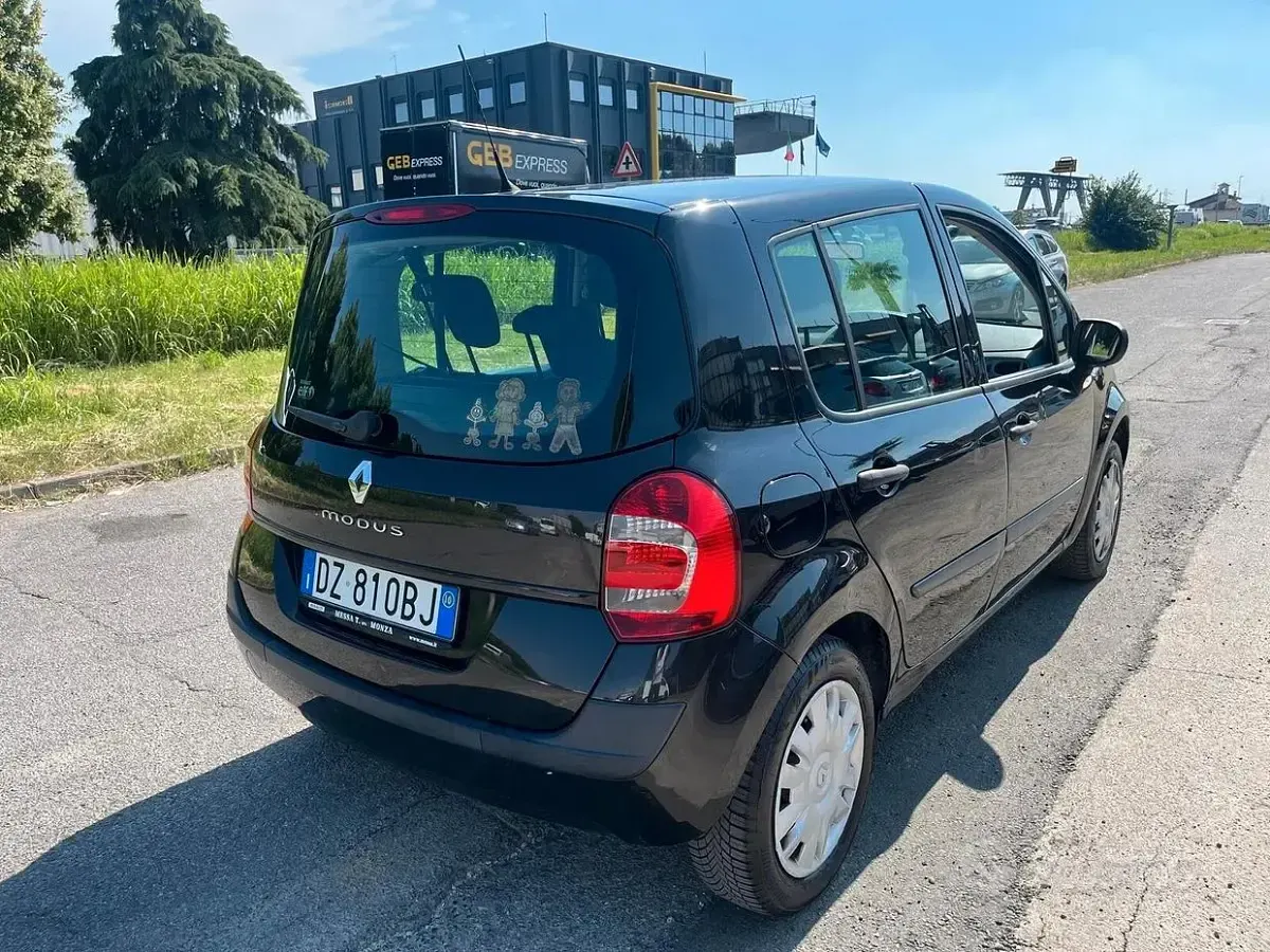 Usata Renault Modus 75 CV (55 kW) 2010 Nero Monovolume