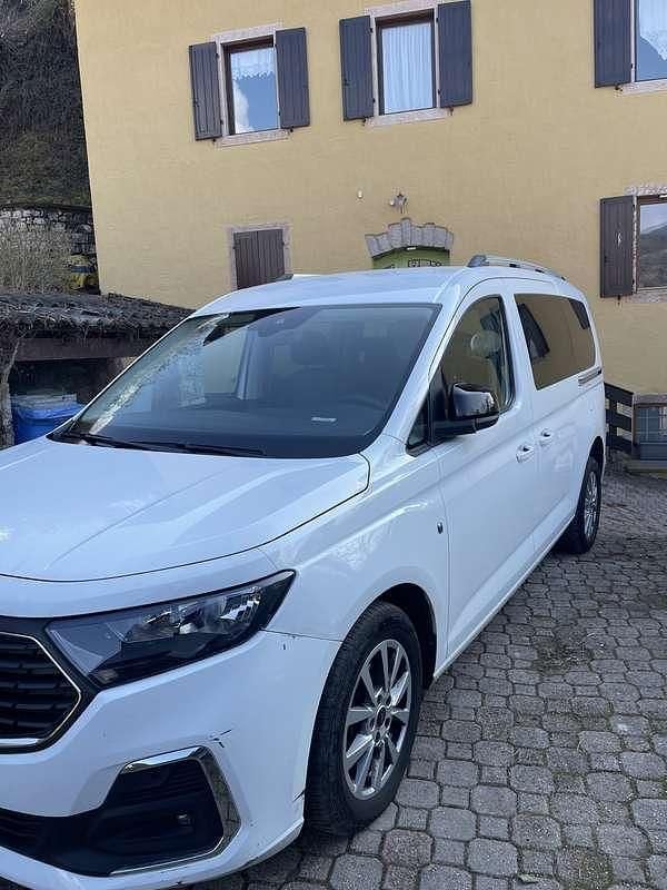 Occasion Ford Tourneo Titanium 122 ch (89 kW) 2023