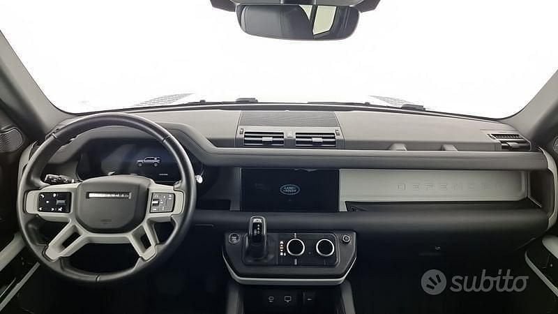 Usata Land Rover Defender SE 249 CV (183 kW) 2023 Grigio SUV