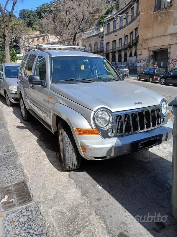 Usata Jeep Cherokee 163 CV (119 kW) 2006 SUV