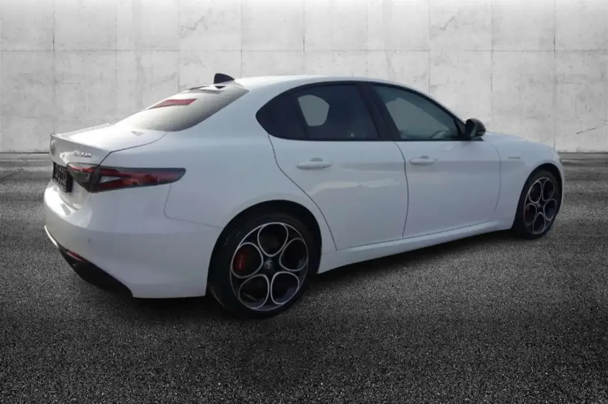 Usata Alfa Romeo Giulia Veloce 280 CV (205 kW) 2024 Bianco Berlina
