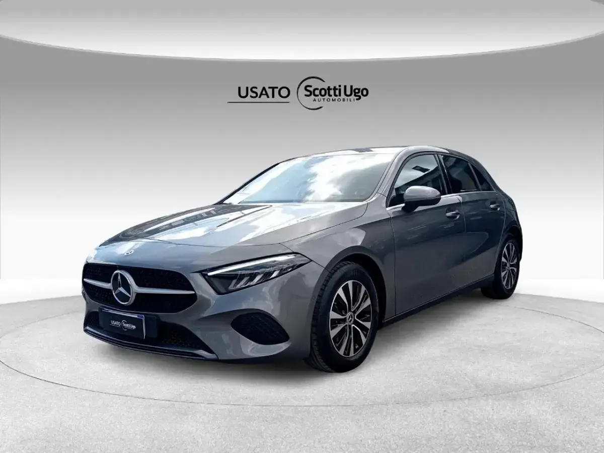 Begagnad Mercedes A180 Advanced 116 HK (85 kW) 2025 Halvkombi