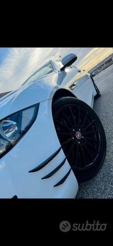 Usata Jaguar XE Prestige 179 CV (131 kW) 2017 Bianco Berlina