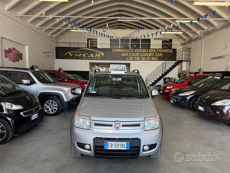 Usata Fiat Panda 4x4 Climbing 74 CV (54 kW) 2013 Grigio Utilitaria