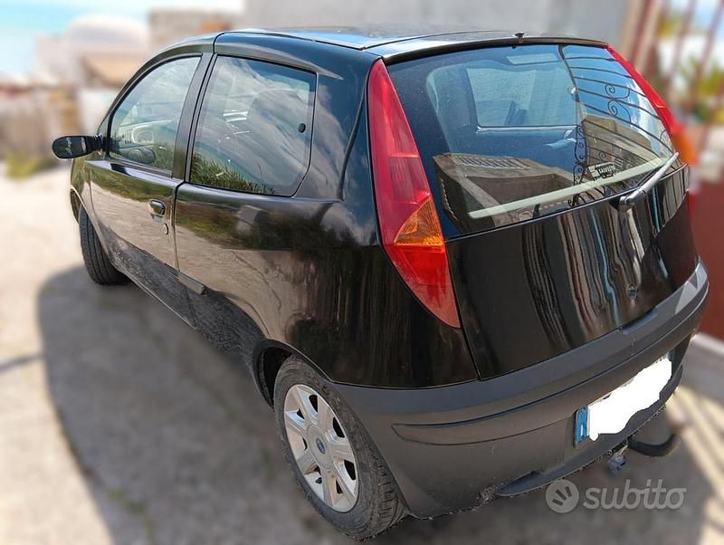 Usata Fiat Punto 80 CV (58 kW) 1999 Nero Utilitaria