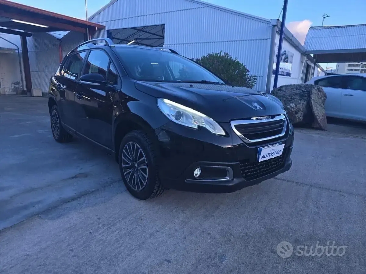 Usata Peugeot 2008 Active 68 CV (50 kW) 2014 Nero SUV