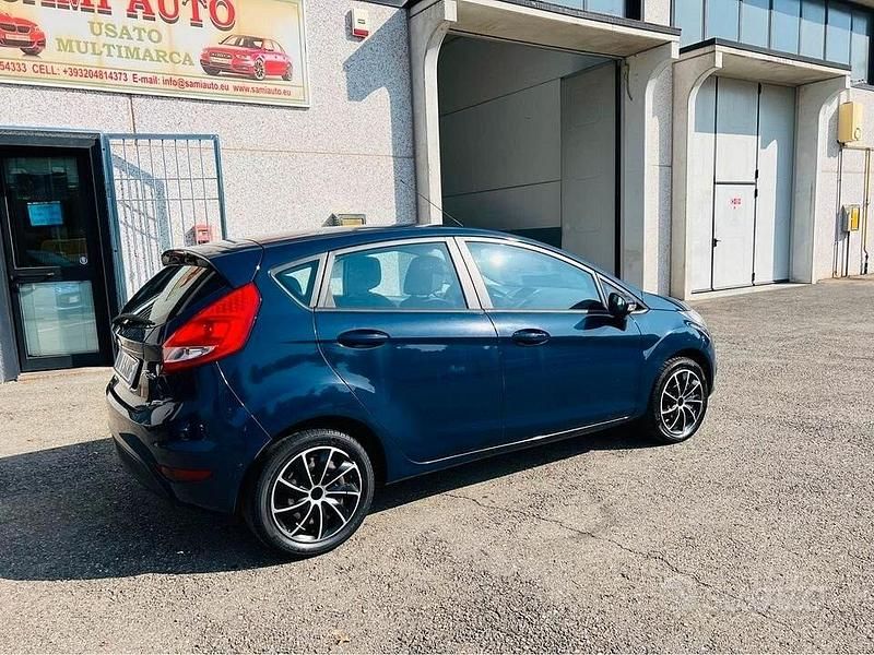 Usata Ford Fiesta Titanium 97 CV (71 kW) 2009 Blu Utilitaria