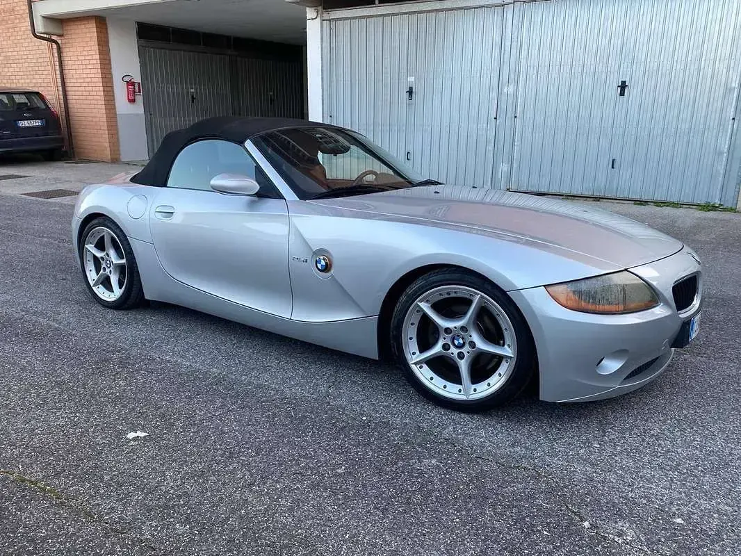 Usata BMW Z4 192 CV (141 kW) 2003 Argento Cabrio