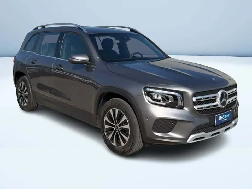 Usata Mercedes GLB200 150 CV (110 kW) 2023 Grigio SUV