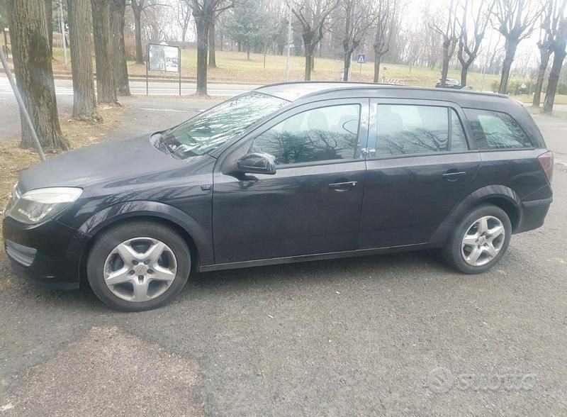 Usata Opel Astra Club 2006 Nero Station wagon