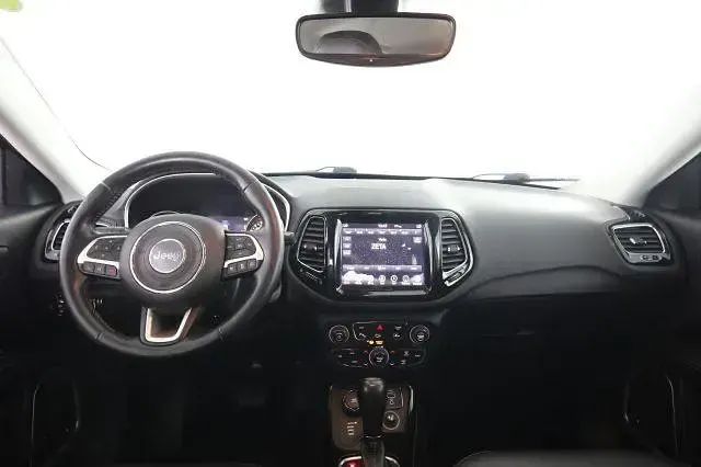 Usata Jeep Compass Limited 140 CV (102 kW) 2018 Argento SUV