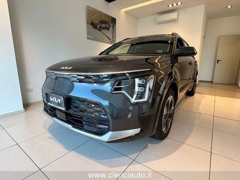 Grigio Usata 2023 Kia e-Niro SUV | 24.900 € (Ottimo prezzo) - Immagine 1/4