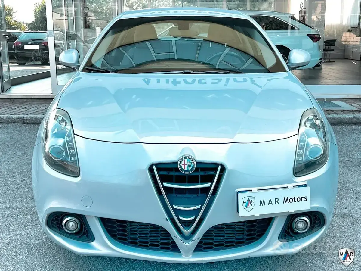 Usata Alfa Romeo Giulietta Exclusive 150 CV (110 kW) 2014 Grigio Utilitaria