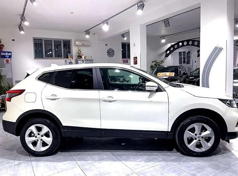 Usata Nissan Qashqai 110 CV (80 kW) 2018 White pearl brilliant SUV