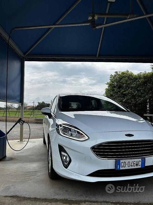 Usata Ford Fiesta 75 CV (55 kW) 2021 Bianco Berlina