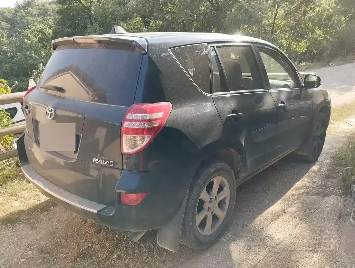 Usata Toyota RAV4 Multidrive S 158 CV (116 kW) 2011 Nero SUV