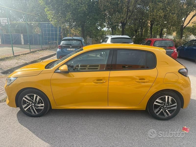 Usata Peugeot 208 101 CV (74 kW) 2020 Giallo Utilitaria