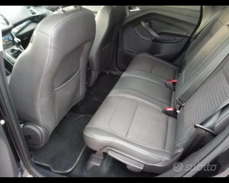 Usata Ford Kuga 120 CV (88 kW) 2018 Nero SUV