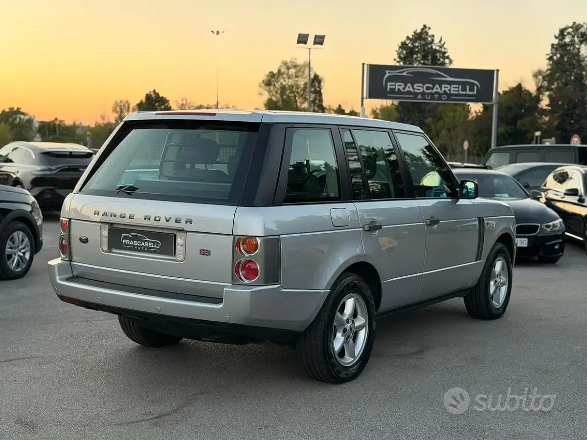 Usata Land Rover Range Rover Vogue 177 CV (130 kW) 2004 Grigio SUV