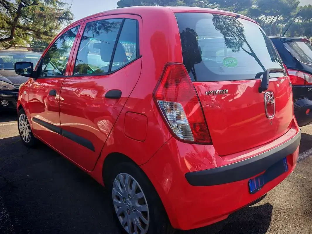 Usata Hyundai i10 Style 65 CV (47 kW) 2010 Rosso Utilitaria
