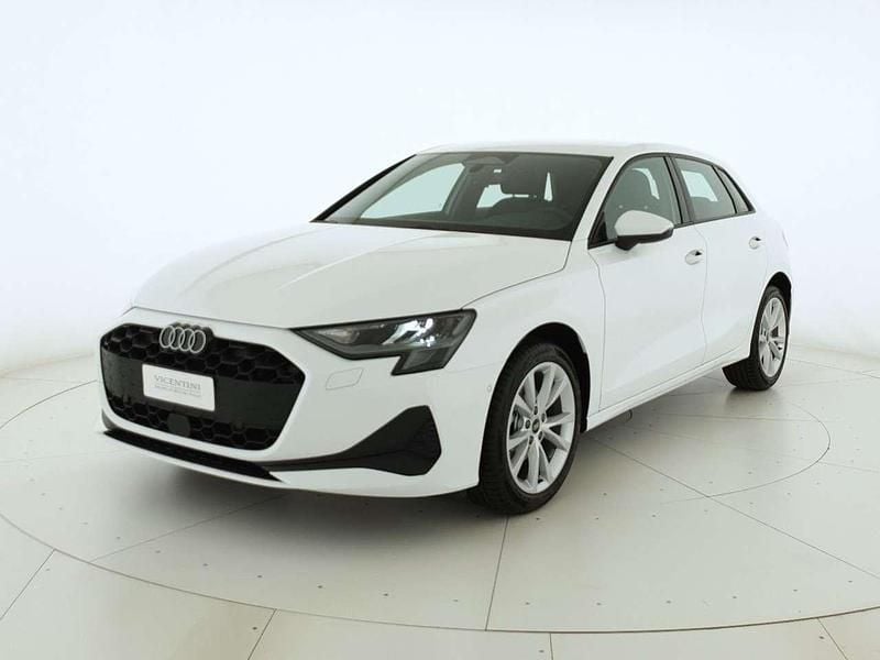 Bianco arkona Nuova 2025 Audi A3 Business Tre volumi | 37.500 € (Super prezzo) - Immagine 1/4