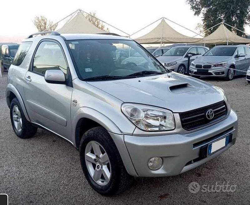 Grigio Usata 2004 Toyota RAV4 Sol Station wagon | 5800 € (Molto cara) - Immagine 1/1