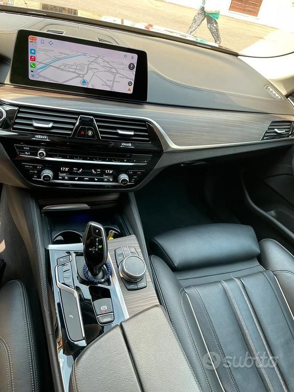 Usata BMW 520 Luxury Line 190 CV (139 kW) 2019 Blu/azzurro Station wagon