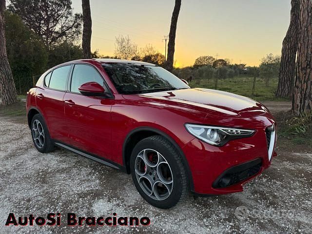 Usata Alfa Romeo Stelvio Super 210 CV (154 kW) 2017 Rosso SUV